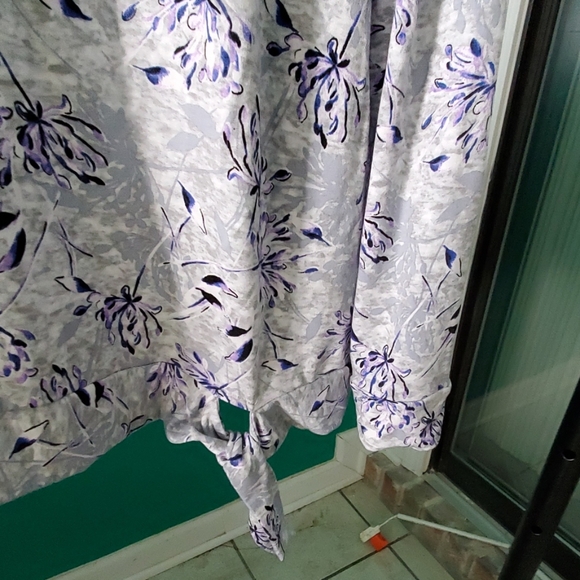 Top - Picture 2 of 3